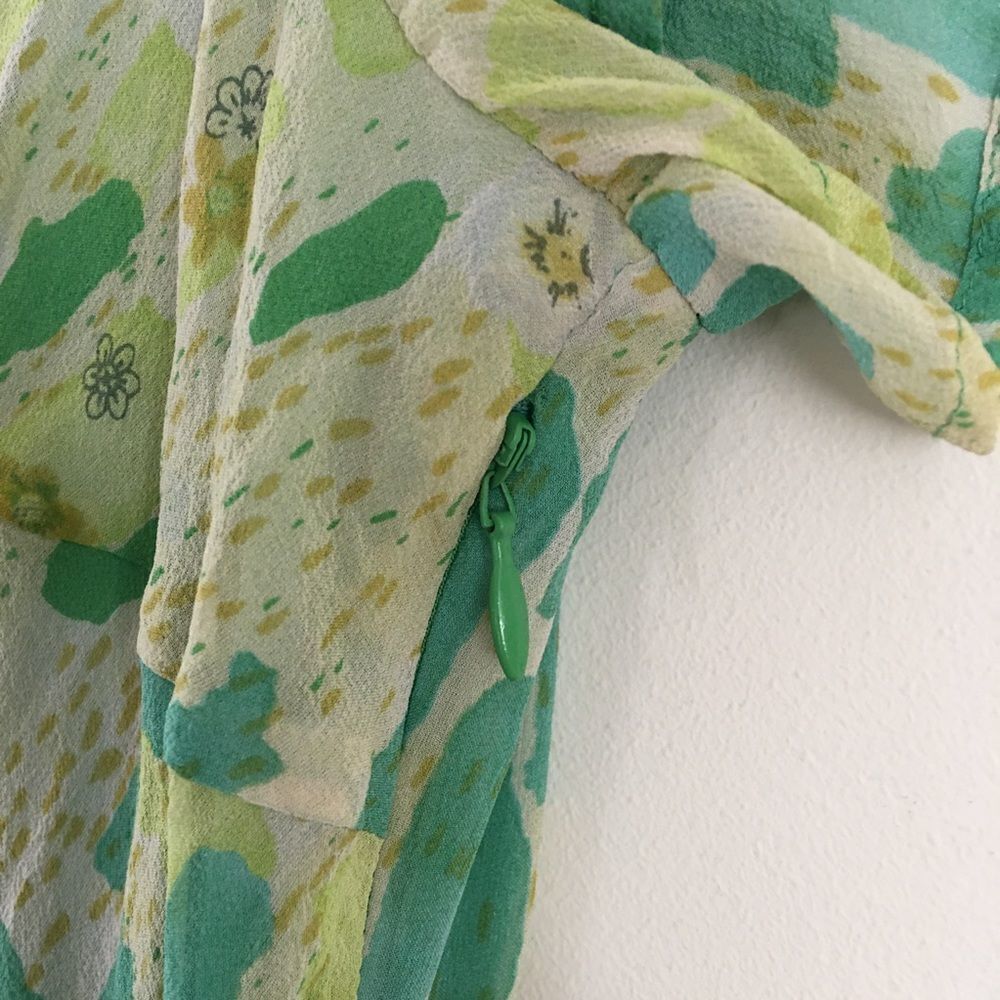 Mathilde green pattern short-sleeve wrap dress - Picture 6 of 9